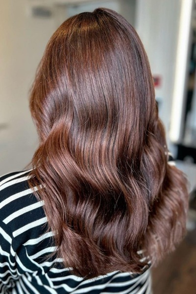 RED HIGHLIGHTS AT SUTHERLANDS HAIRDRESSERS DUNDEE